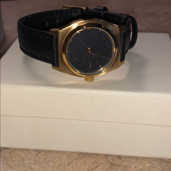 Nixon watch